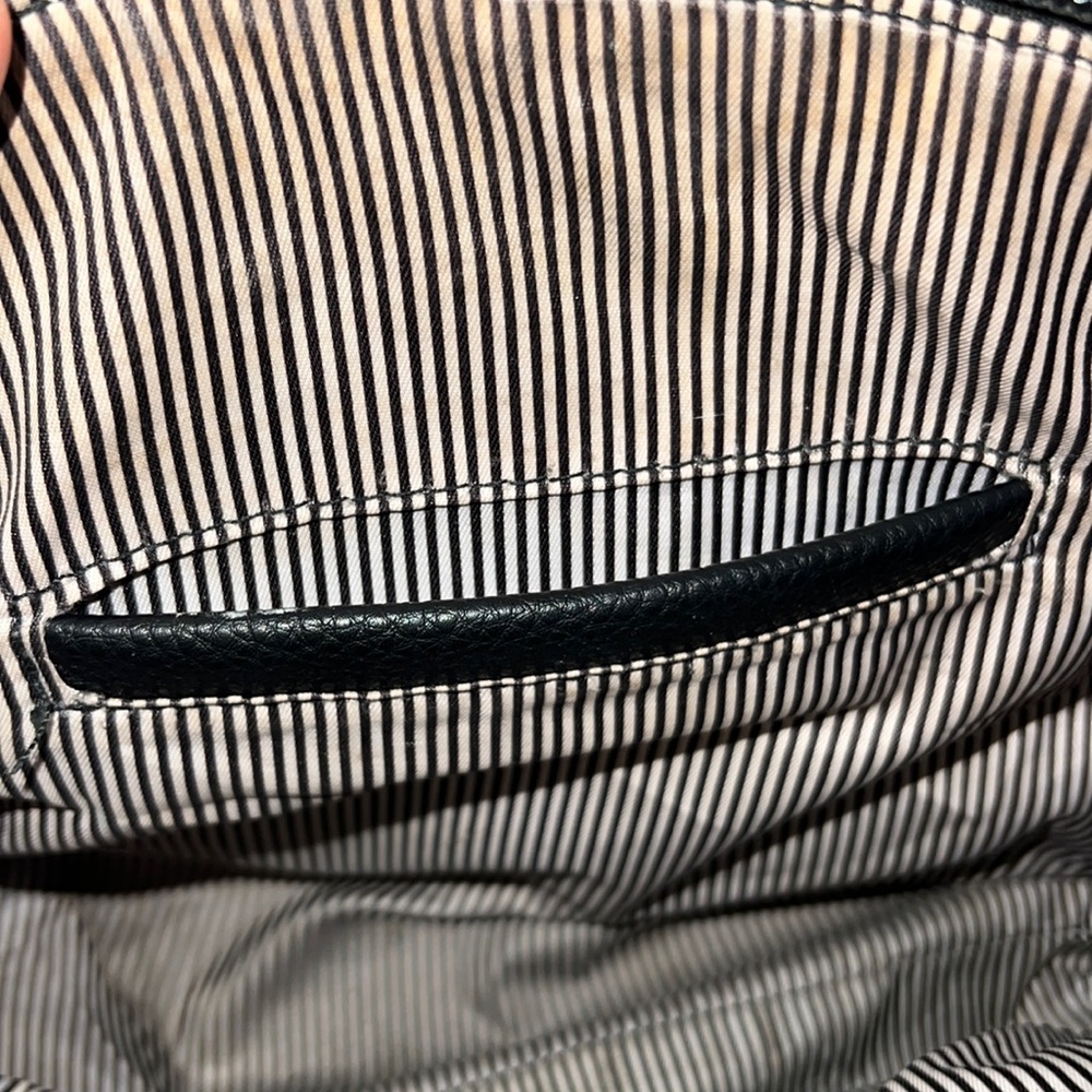 Off Brand Purse - Picture 4 of 6